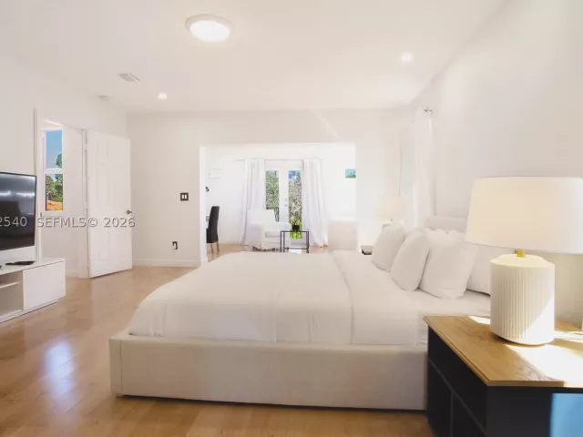 Продажа дома по адресу 100 SW 26th Rd - фото 9133607
