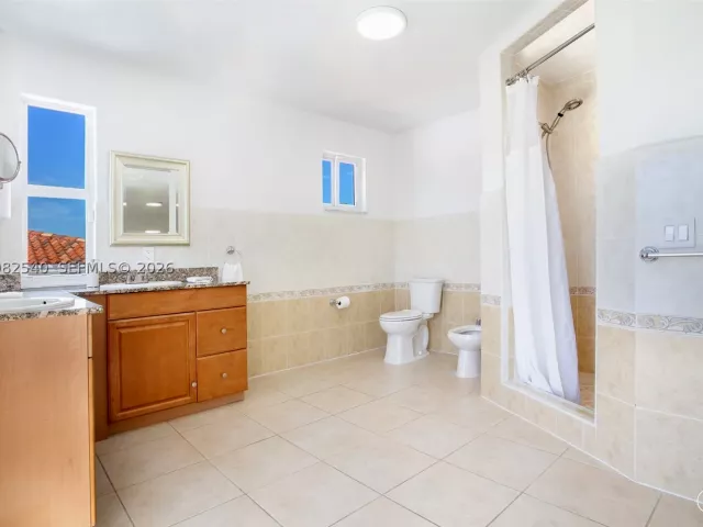 Продажа дома по адресу 100 SW 26th Rd - фото 9133612