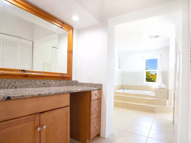 Продажа дома по адресу 100 SW 26th Rd - фото 9133613