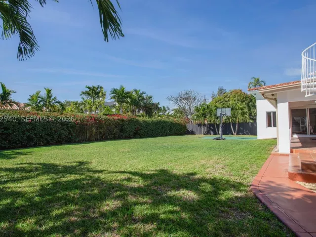 Продажа дома по адресу 100 SW 26th Rd - фото 9133624