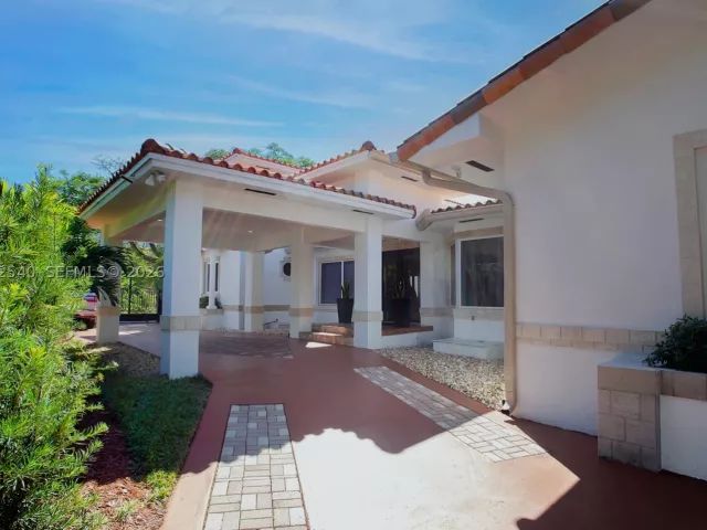 Продажа дома по адресу 100 SW 26th Rd - фото 9133626