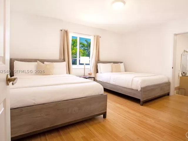 Продажа дома по адресу 100 SW 26th Rd - фото 9133636