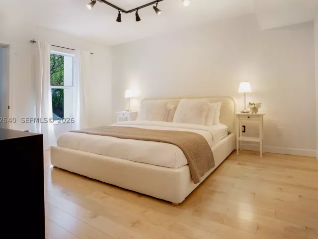 Продажа дома по адресу 100 SW 26th Rd - фото 9133639