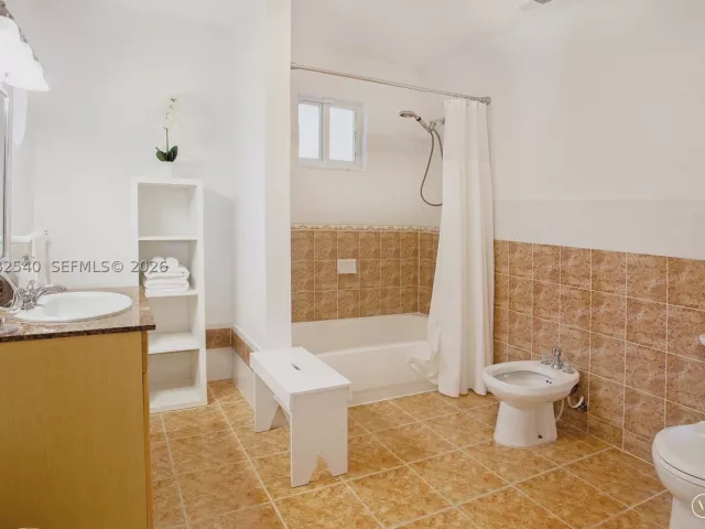 Продажа дома по адресу 100 SW 26th Rd - фото 9133640