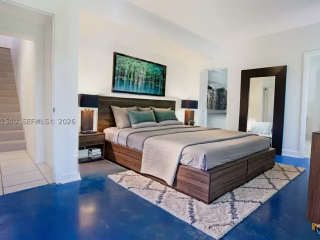 Продажа дома по адресу 100 SW 26th Rd - фото 9133641