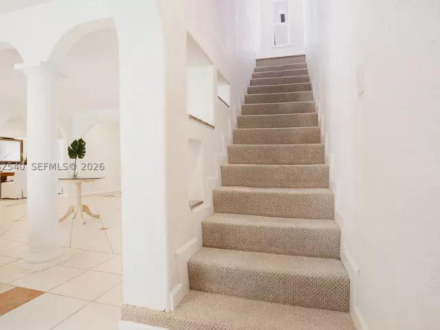Продажа дома по адресу 100 SW 26th Rd - фото 9133644