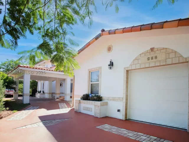 Продажа дома по адресу 100 SW 26th Rd - фото 9133648