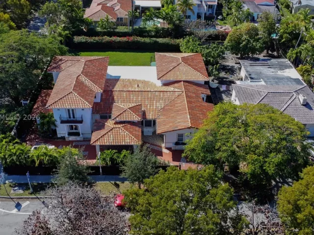 Продажа дома по адресу 100 SW 26th Rd - фото 9133650