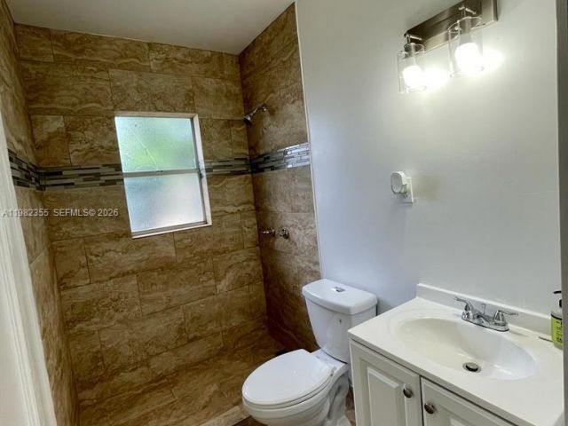 Дом в аренду по адресу 820 SE 12th St 1 - фото 7482576