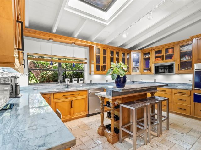 Дом в аренду по адресу 2132 Middle River Dr - фото 7482252