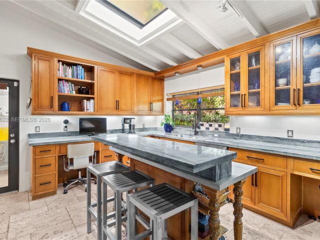 Дом в аренду по адресу 2132 Middle River Dr - фото 7482254