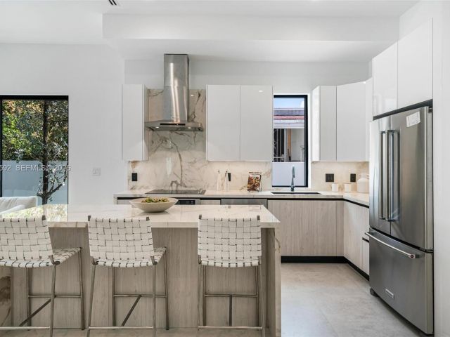 Продажа дома по адресу 2943 SW 21st st - фото 7533023