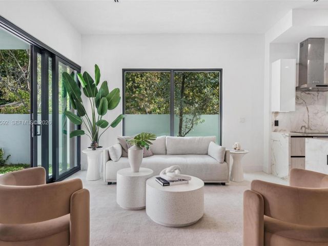 Продажа дома по адресу 2943 SW 21st st - фото 7533024