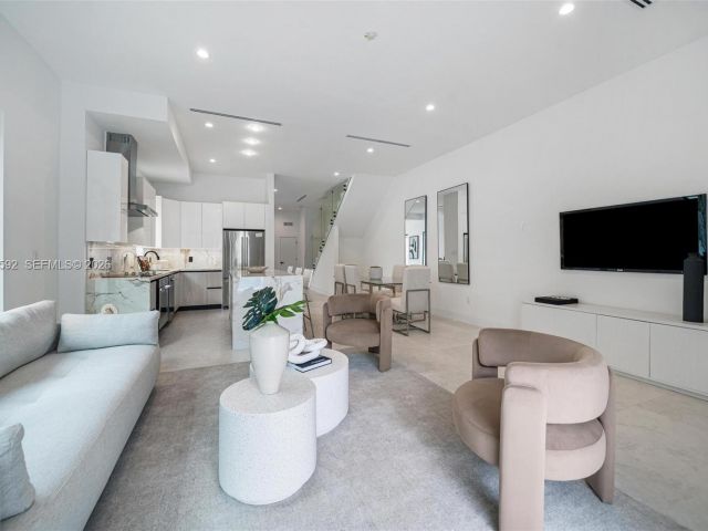 Продажа дома по адресу 2943 SW 21st st - фото 7533026