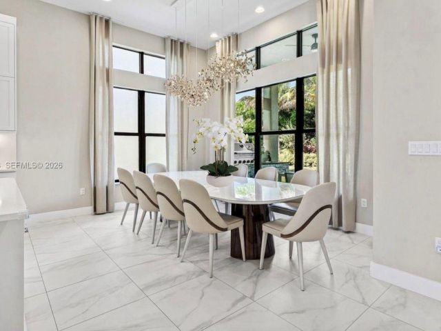 Дом в аренду по адресу 8533 Ganton Dr - фото 7453204