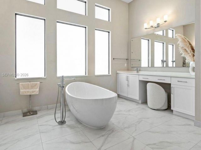 Дом в аренду по адресу 8533 Ganton Dr - фото 7453210