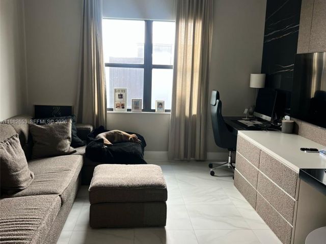 Дом в аренду по адресу 8533 Ganton Dr - фото 7453216