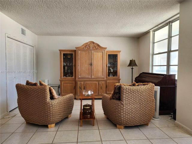 Продажа квартиры #1619 - фото 7470089