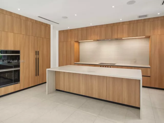 Продажа дома по адресу 7700 SW 50th Ct - фото 7608314