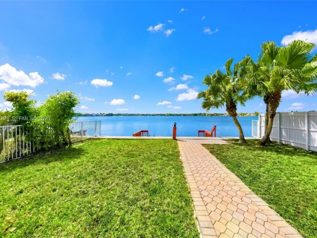 Продажа дома по адресу 14759 SW 132nd Pl - фото 7532063