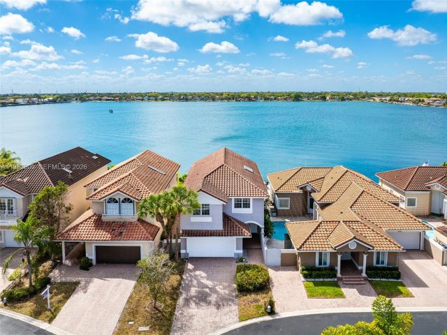 Продажа дома по адресу 14759 SW 132nd Pl - фото 7532064