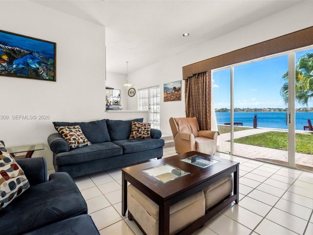 Продажа дома по адресу 14759 SW 132nd Pl - фото 7532067