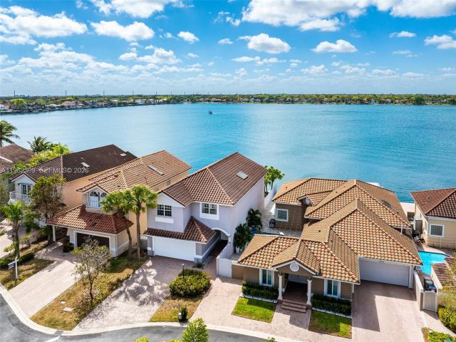 Продажа дома по адресу 14759 SW 132nd Pl - фото 7532071