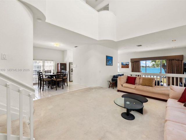 Продажа дома по адресу 14759 SW 132nd Pl - фото 7532073