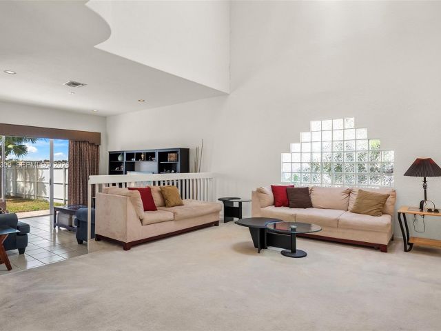 Продажа дома по адресу 14759 SW 132nd Pl - фото 7532074