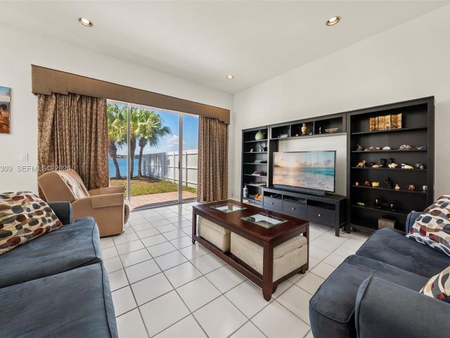 Продажа дома по адресу 14759 SW 132nd Pl - фото 7532079