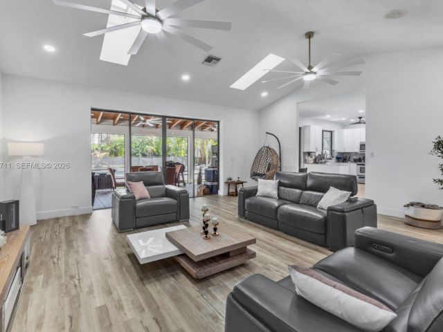 Продажа дома по адресу 21701 SW 187th Ave - фото 7525349