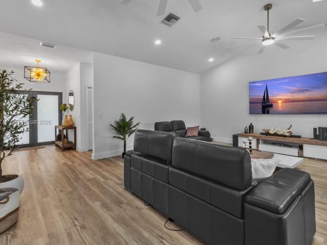 Продажа дома по адресу 21701 SW 187th Ave - фото 7525356