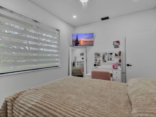 Продажа дома по адресу 21701 SW 187th Ave - фото 7525358