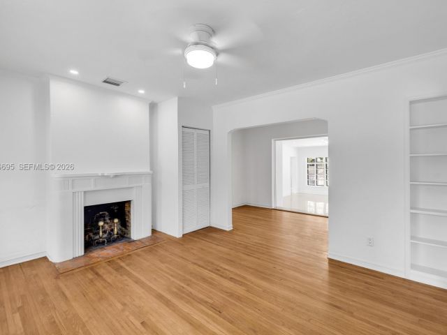 Продажа дома по адресу 11801 NE 11th Ave - фото 7483966