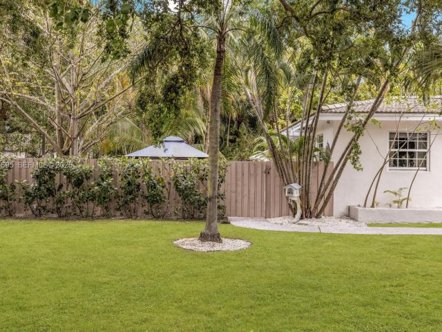 Продажа дома по адресу 11801 NE 11th Ave - фото 7483976