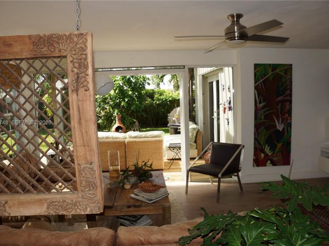 Дом в аренду по адресу 1251 SW 11th Ter N/A - фото 7453143