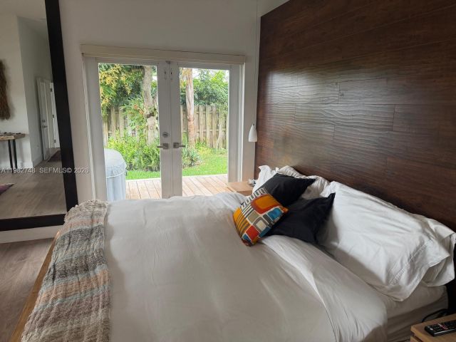 Дом в аренду по адресу 1251 SW 11th Ter N/A - фото 7453149