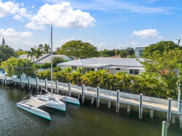 Дом в аренду по адресу 2816 NE 35th St - фото 7482077