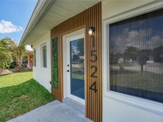 Продажа дома по адресу 1524 NE 31st Ct - фото 7507077