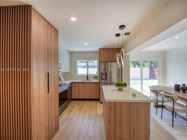 Продажа дома по адресу 1524 NE 31st Ct - фото 7507085