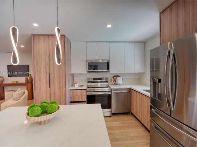 Продажа дома по адресу 1524 NE 31st Ct - фото 7507086