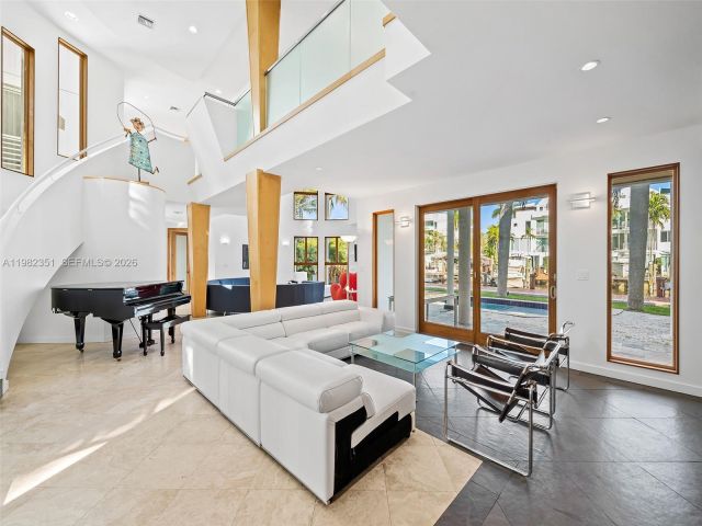 Дом в аренду по адресу 450 Victoria Ter - фото 7482511