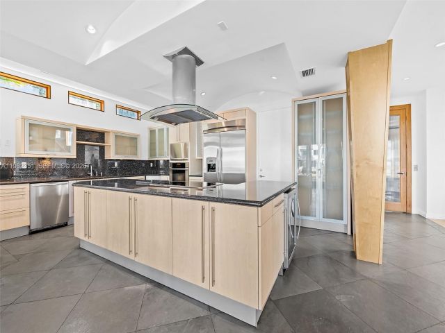 Дом в аренду по адресу 450 Victoria Ter - фото 7482514