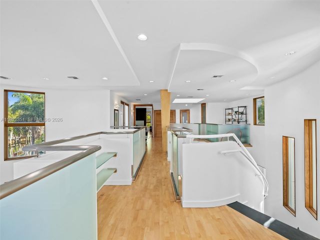 Дом в аренду по адресу 450 Victoria Ter - фото 7482519