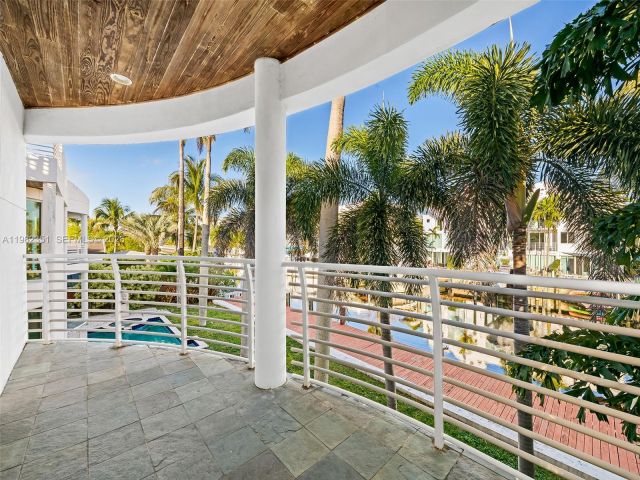 Дом в аренду по адресу 450 Victoria Ter - фото 7482522