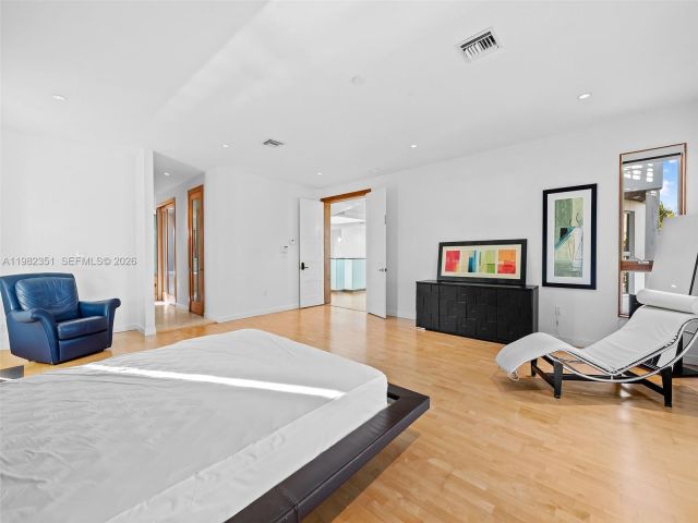 Дом в аренду по адресу 450 Victoria Ter - фото 7482523