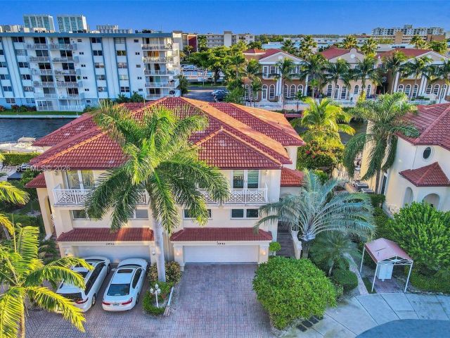 Дом в аренду по адресу 3942 NE 171st St 4A - фото 7480764