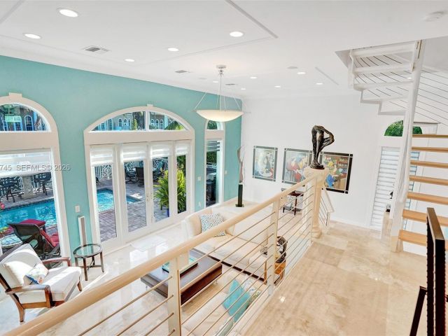 Дом в аренду по адресу 3942 NE 171st St 4A - фото 7480771