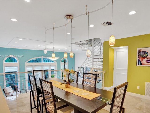 Дом в аренду по адресу 3942 NE 171st St 4A - фото 7480772