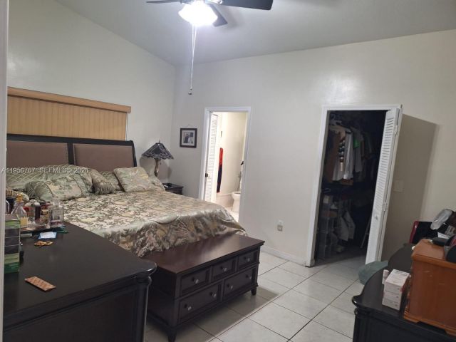 Продажа дома по адресу 13822 SW 156th St - фото 7466396